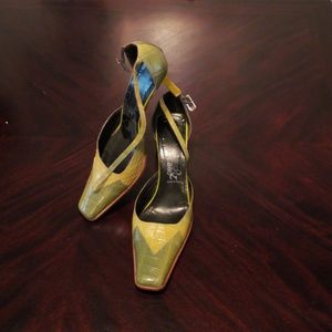 Women dress shoe (Gators)